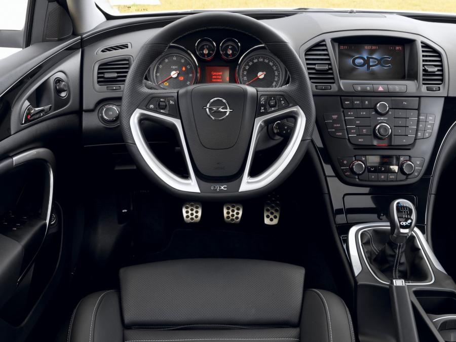 Торпедо Opel Insignia OPC Sports Tourer 2009 года  (фото 19 из 49)